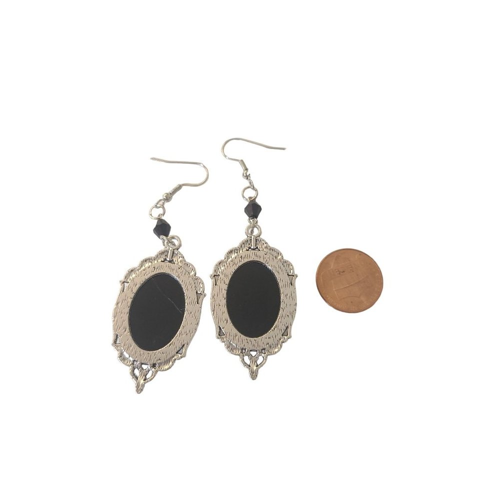 Black Oval Spider Earrings Silver Goth Gothic Emo  Halloween - Picture 3 of 3